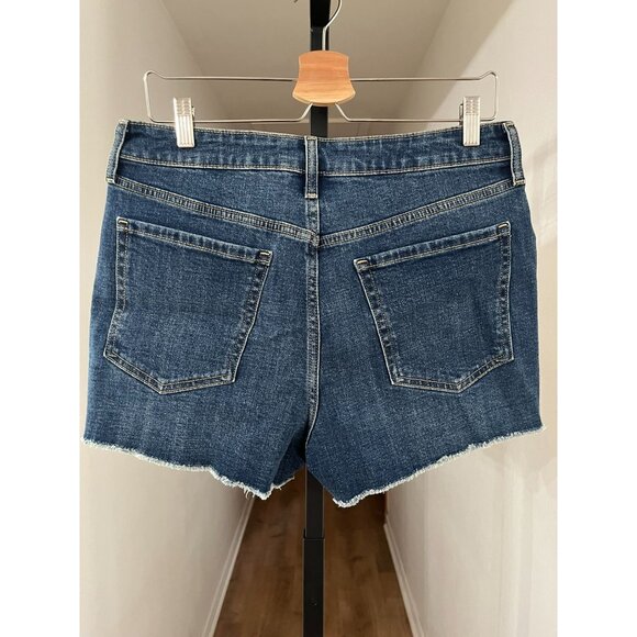 NWT Old Navy Womens High-Rise OG Straight Denim Shorts Size 12 With Frayed Hem - Picture 2 of 7